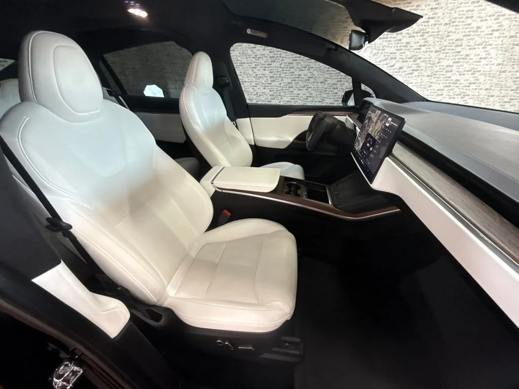 Used 2022 Solid Black Tesla Base image 11