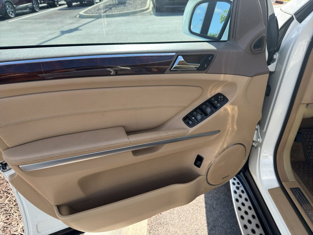 Used 2008 Arctic White Mercedes-Benz 5.5L image 5