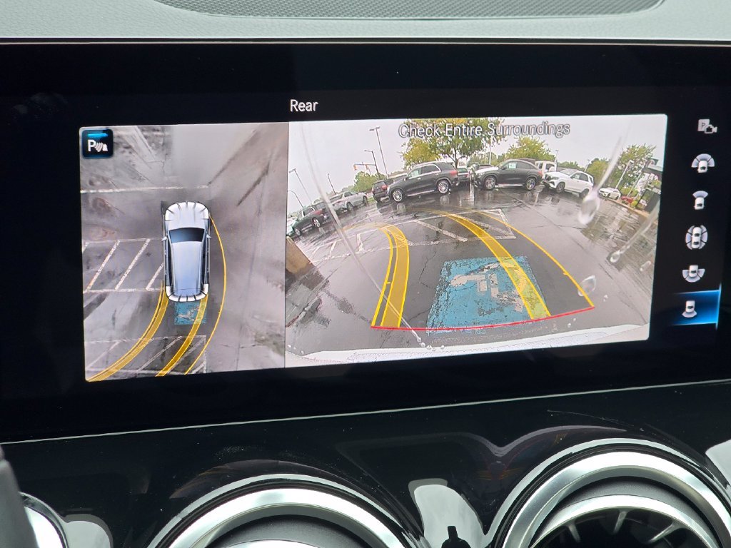 Certified Used 2023  Mercedes-Benz GLB 250 image 5