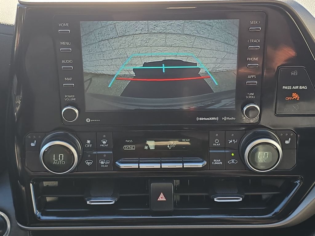 Used 2022 Silver Toyota XLE image 22
