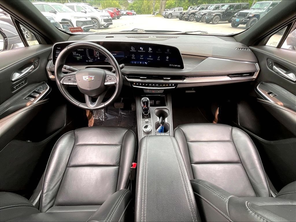 Used 2024 Argent Silver Metallic Cadillac Premium Luxury image 20