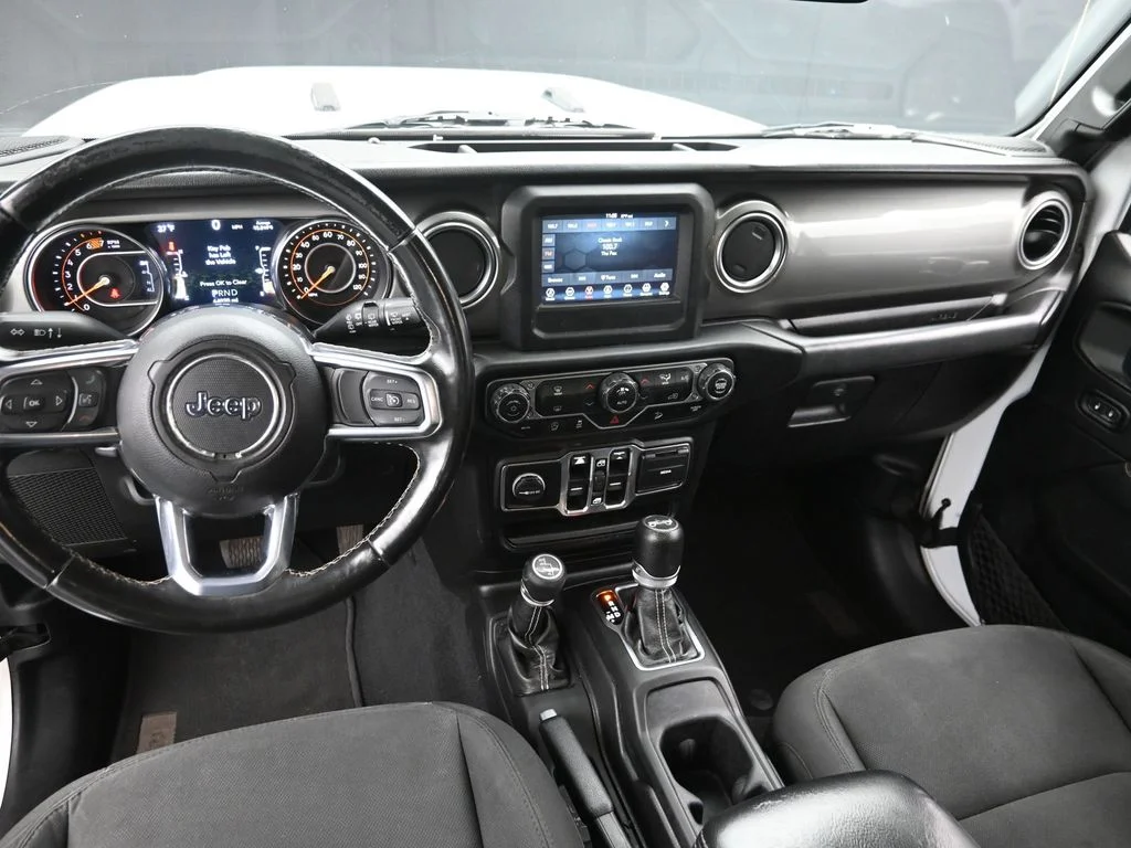 Used 2020 White Jeep Unlimited Sahara image 16