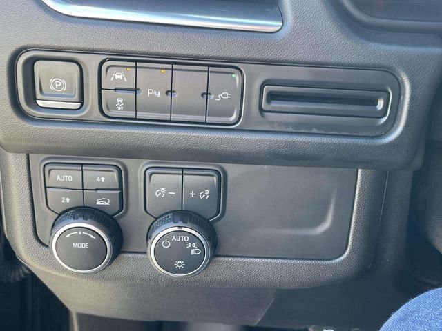 Used 2022 Black Chevrolet RST image 29