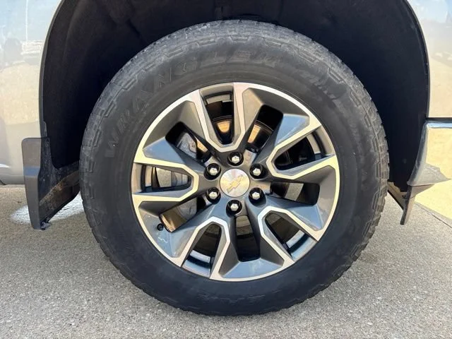 2024 Chevrolet Silverado 1500 LT - Photo 25