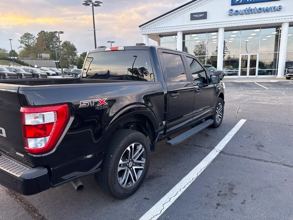 Used 2021 Black Ford XL image 6