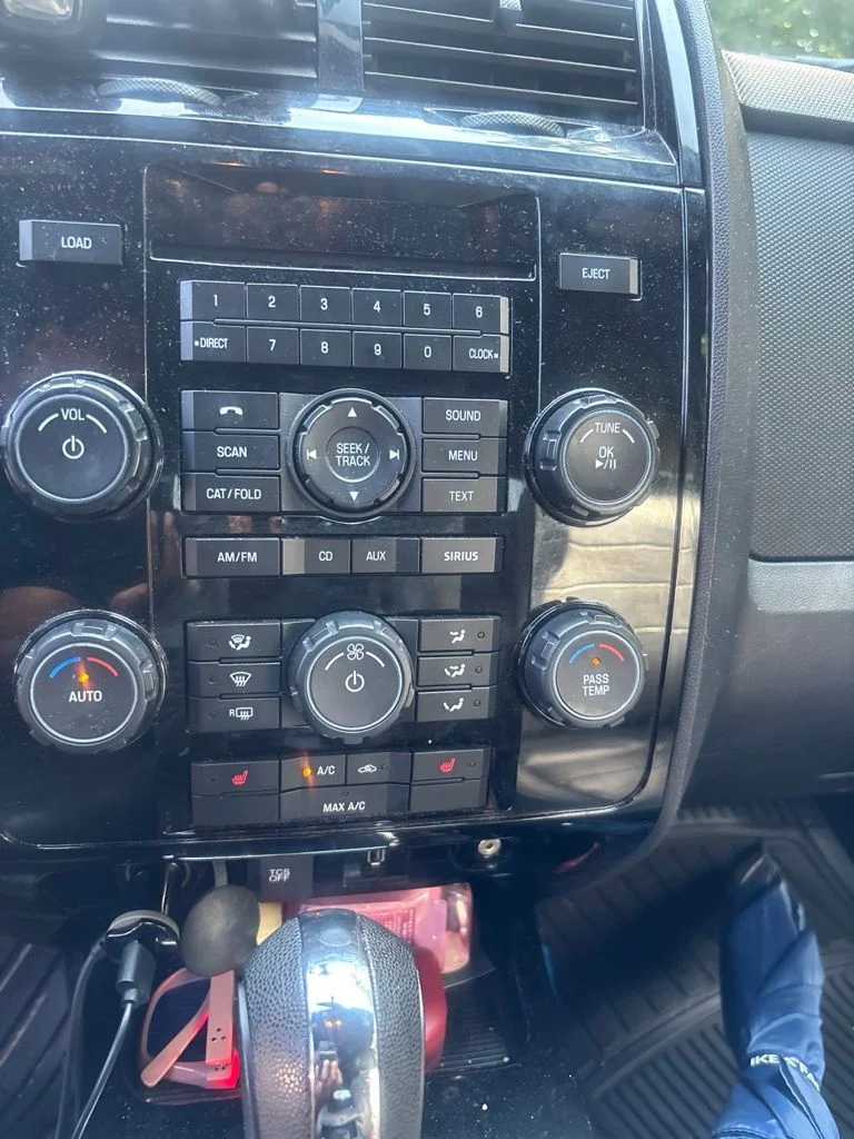 Used 2012 Gray Ford Limited image 18
