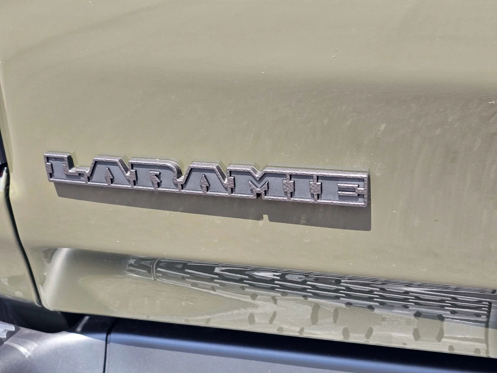 New 2027 Tank Ram Laramie image 11