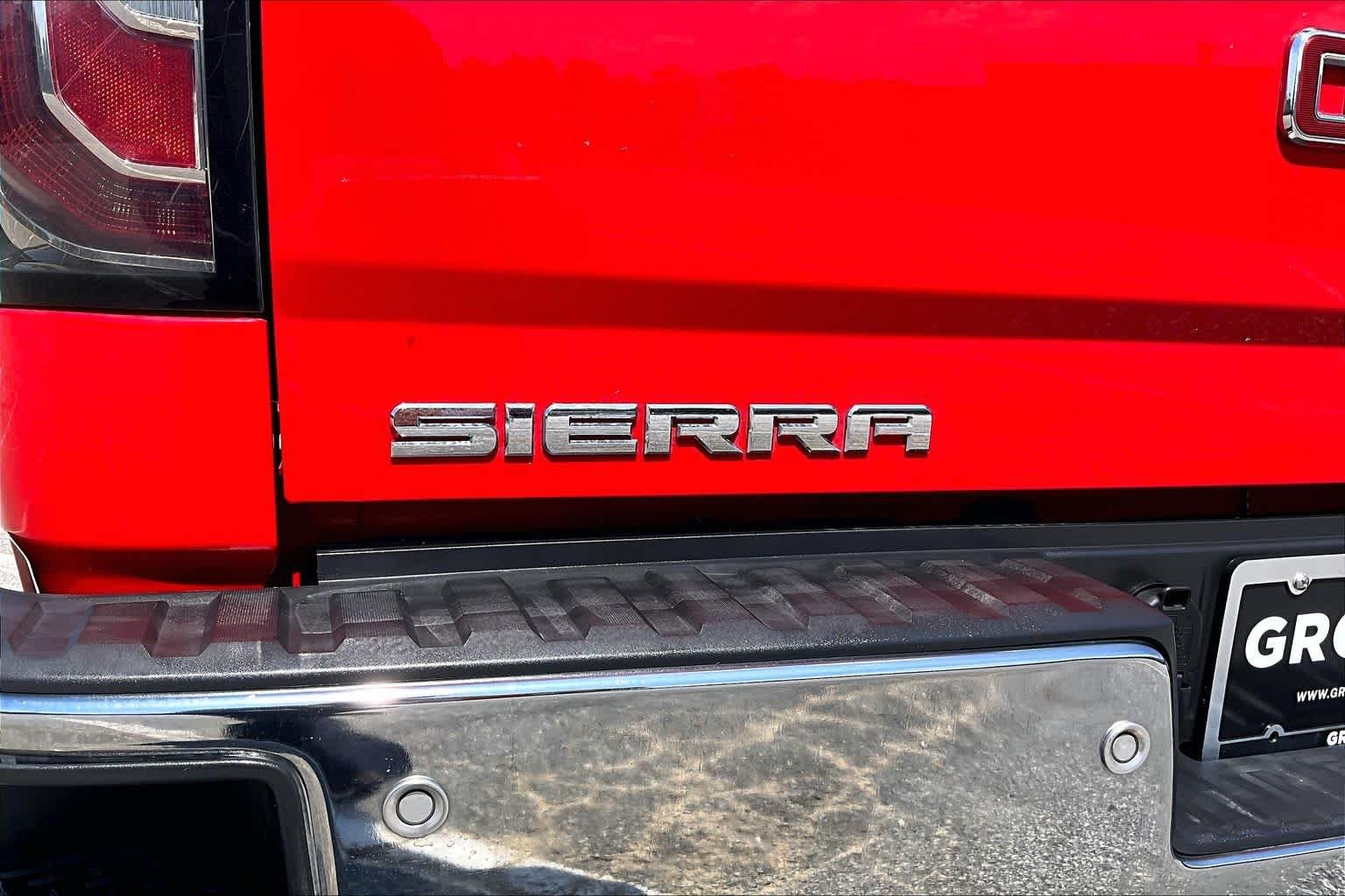 Used 2016 Cardinal Red GMC SLT image 31