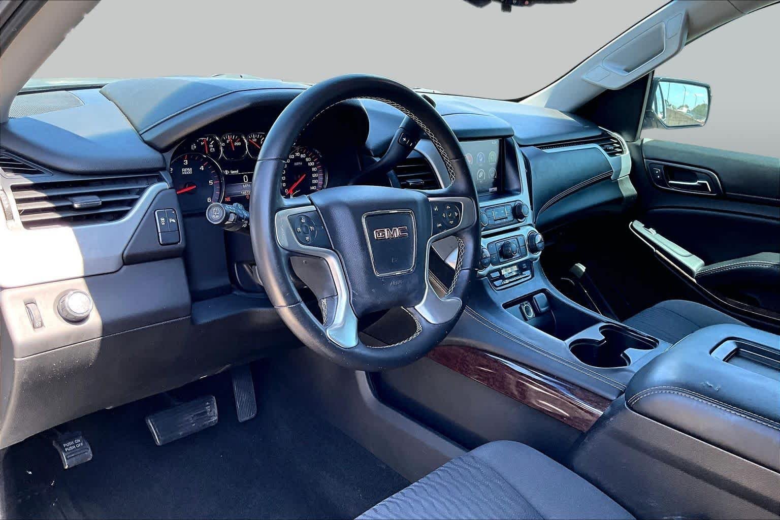 Used 2016 Onyx Black GMC SLE image 18