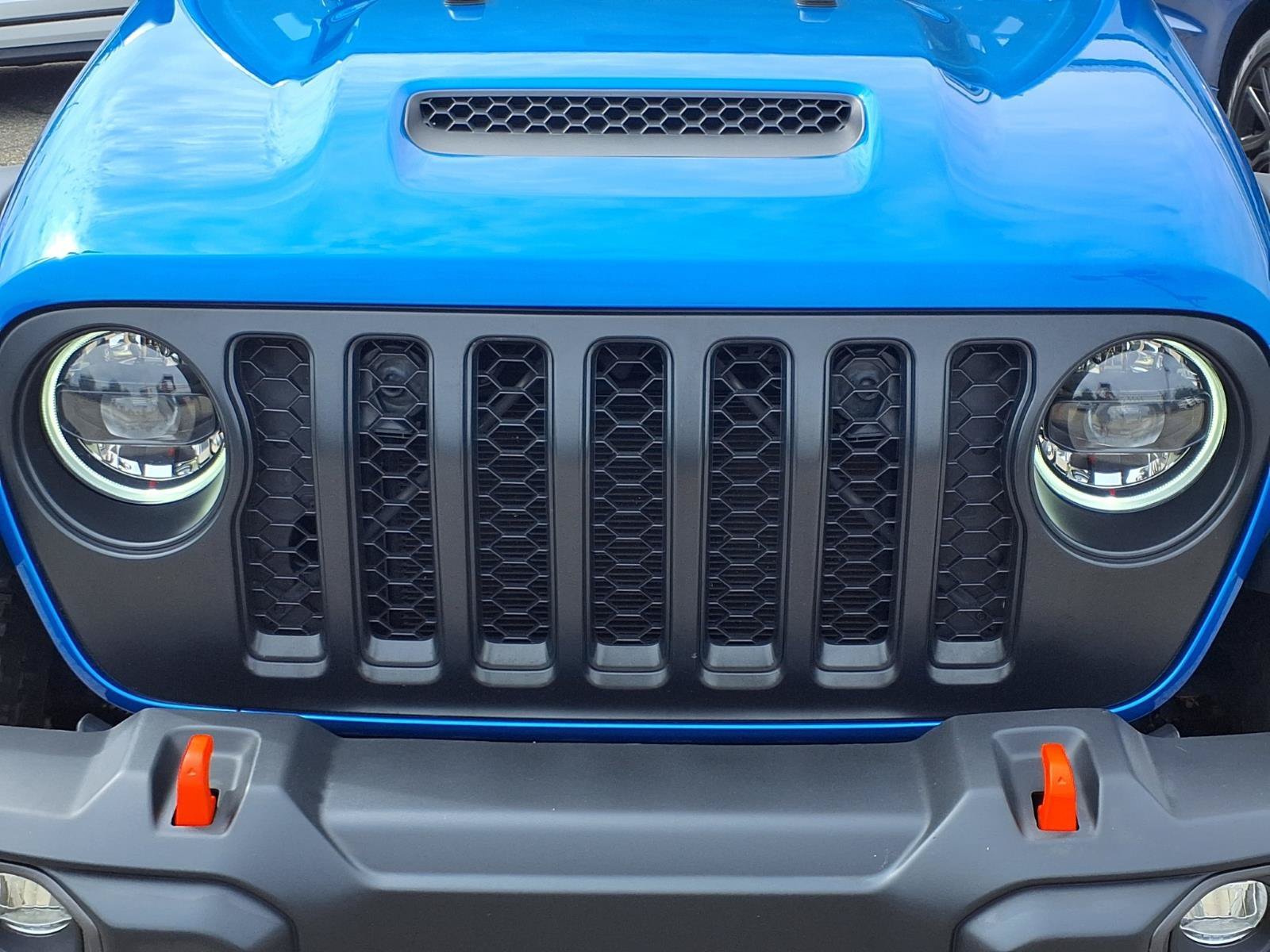 Certified Used 2023 Hydro Blue Pearlcoat Jeep Mojave image 29