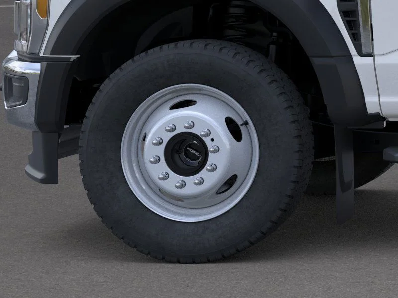 New 2025 Oxford White Ford F-550® XL image 29