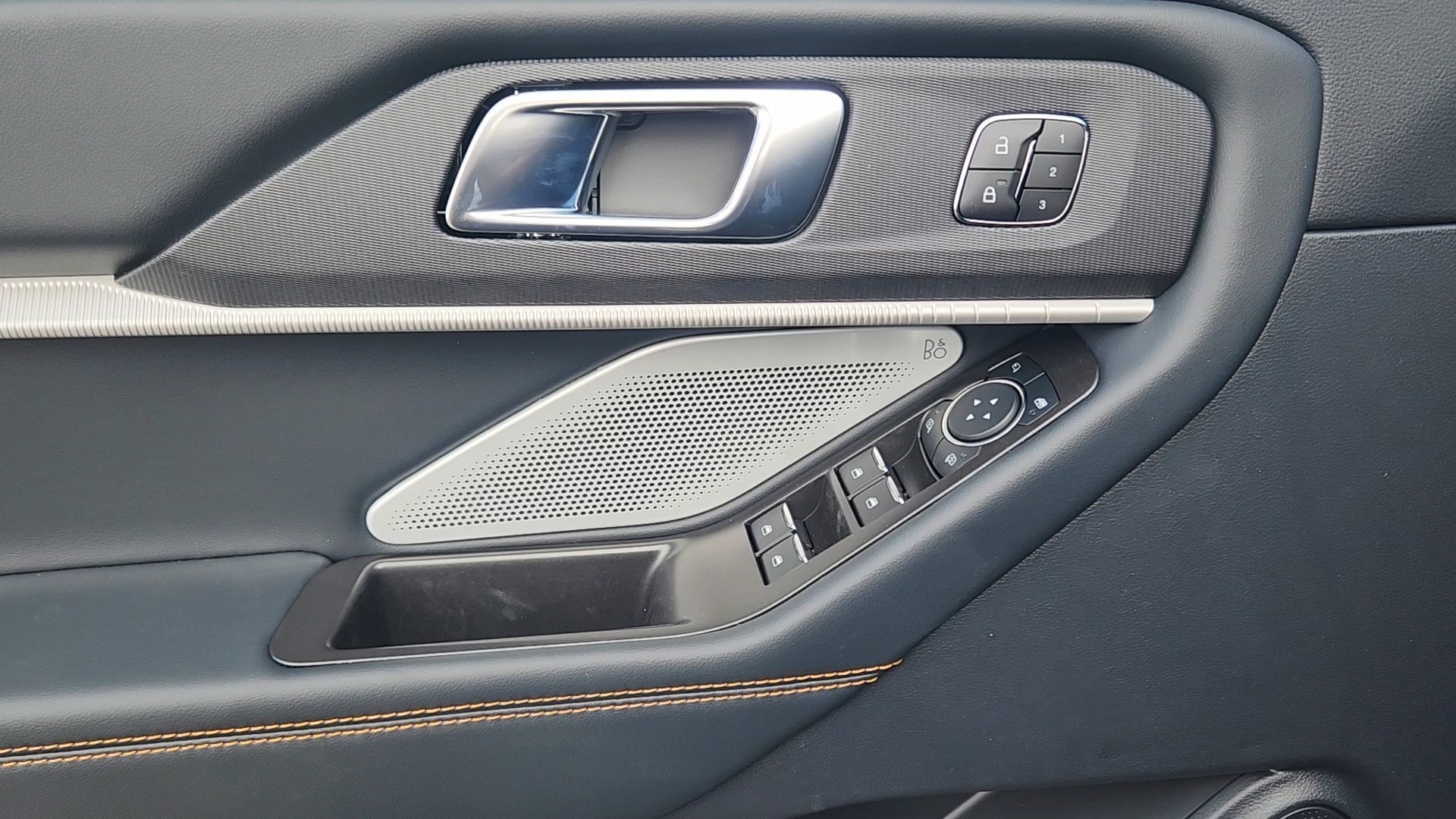 New 2026 Agate Black Metallic Ford Tremor image 17