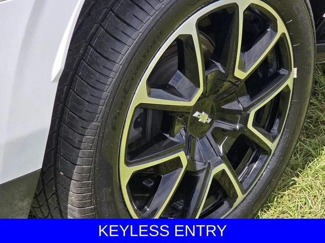 Used 2022 White Chevrolet RST image 12