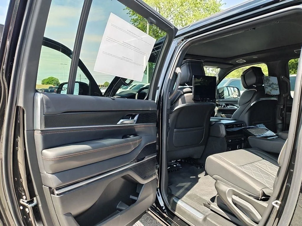 2026 Jeep Grand Wagoneer L Summit Reserve - Photo 32