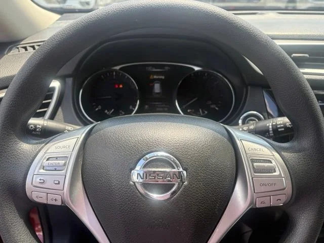 Used 2016  Nissan SV image 11