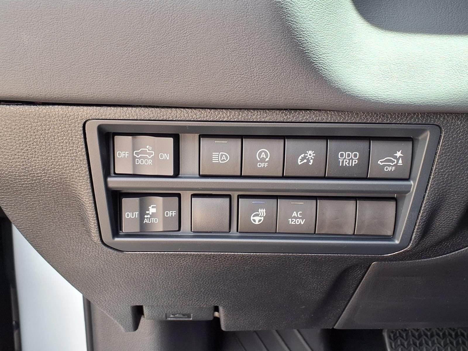 New 2026 Wind Chill Pearl <sup>1</sup> Toyota  Platinum image 15