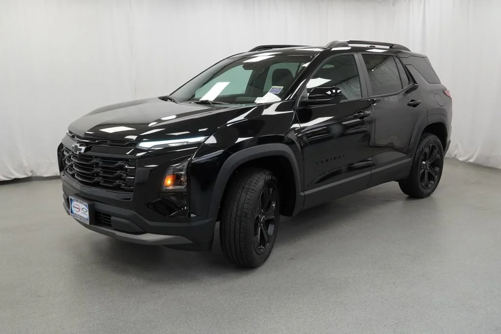 New 2027 Mosaic Black Metallic Chevrolet LT image 5