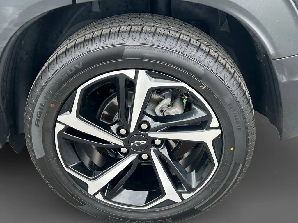 Used 2023 Mosaic Black Metallic Chevrolet RS image 10