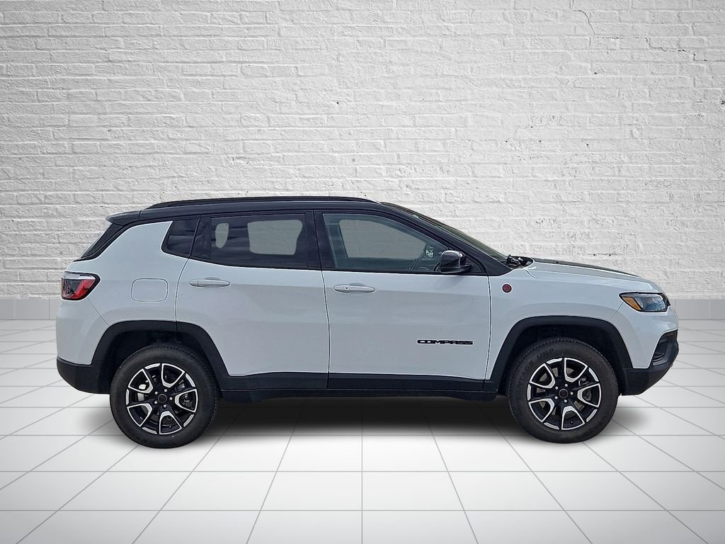 Used 2025 White Jeep Trailhawk image 5