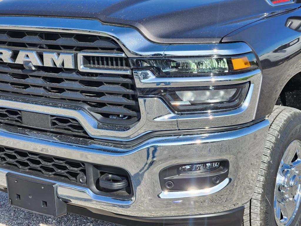 New 2026 Granite Crystal Metallic Clearcoat RAM Tradesman image 7