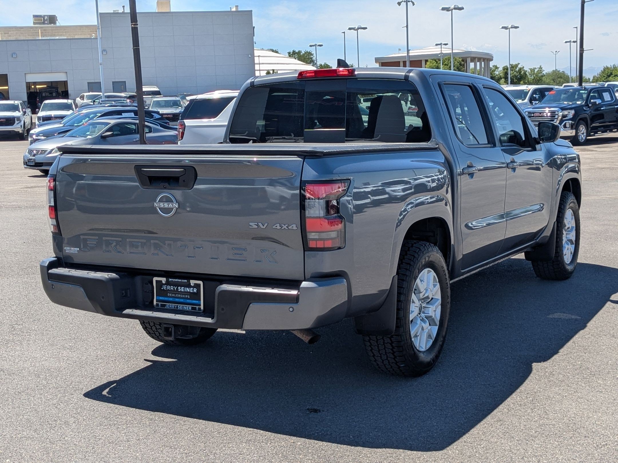 Used 2023 Gray Nissan Crew Cab SV 4x4 image 5