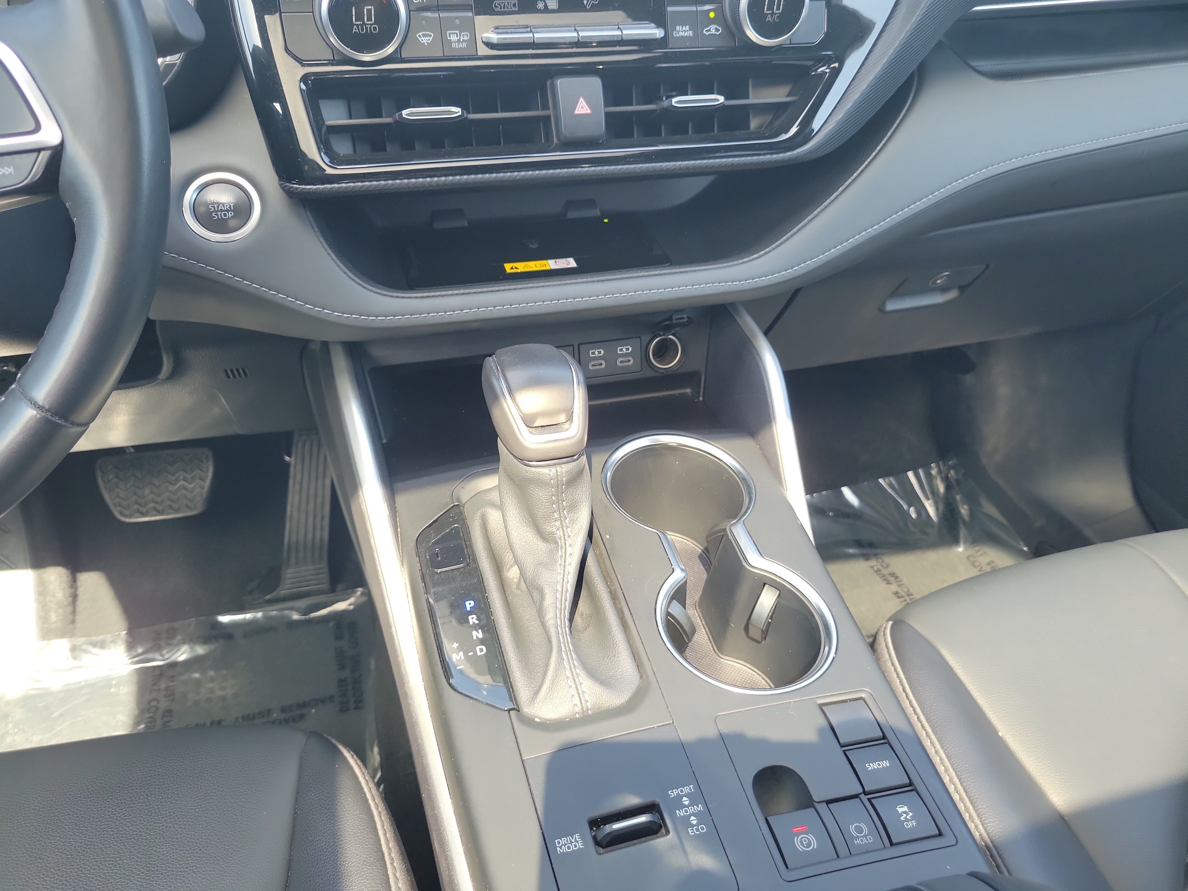Certified Used 2024 Pearl Toyota LE image 22