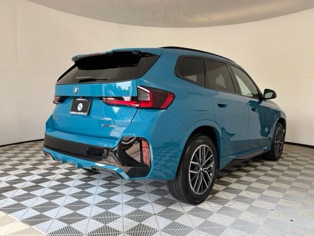 Used 2023 Blue Bay Lagoon Metallic BMW xDrive28i image 7