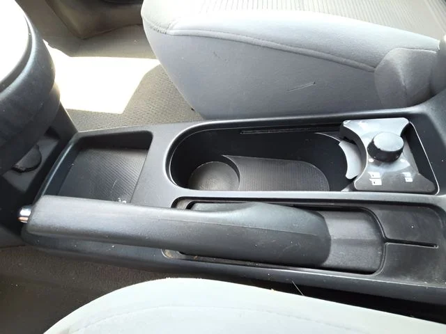 Used 2010 Silver Nissan 2.0 SR image 21