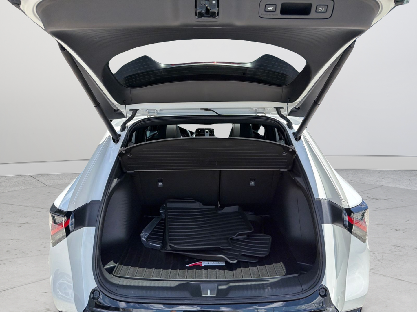 Certified Used 2025 Platinum White Acura A-Spec Package image 39