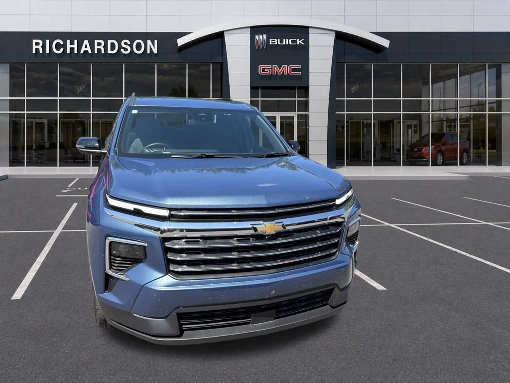 Used 2025 Lakeshore Blue Metallic Chevrolet LT image 3