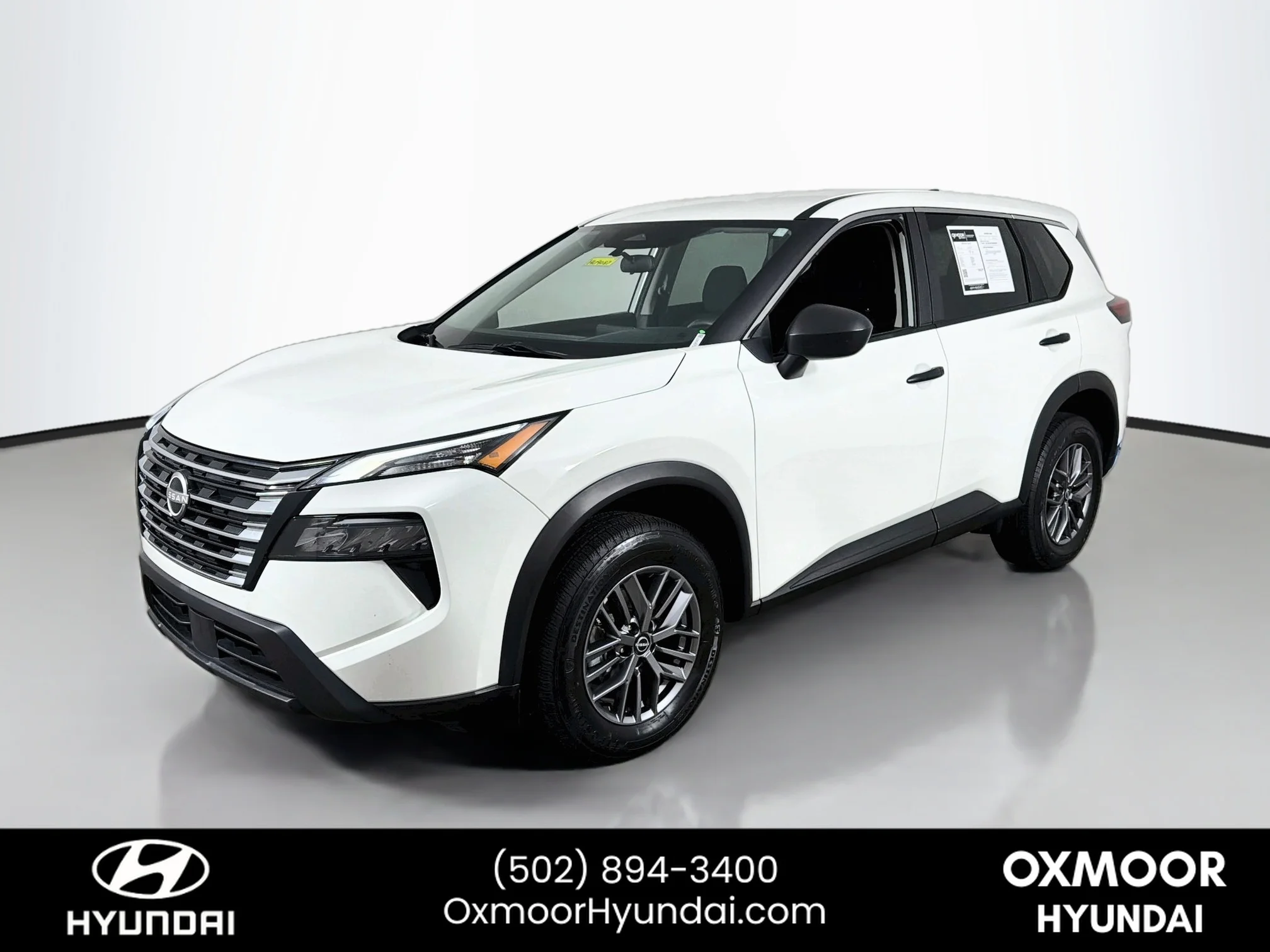 Used 2024 Glacier White Nissan S image 3