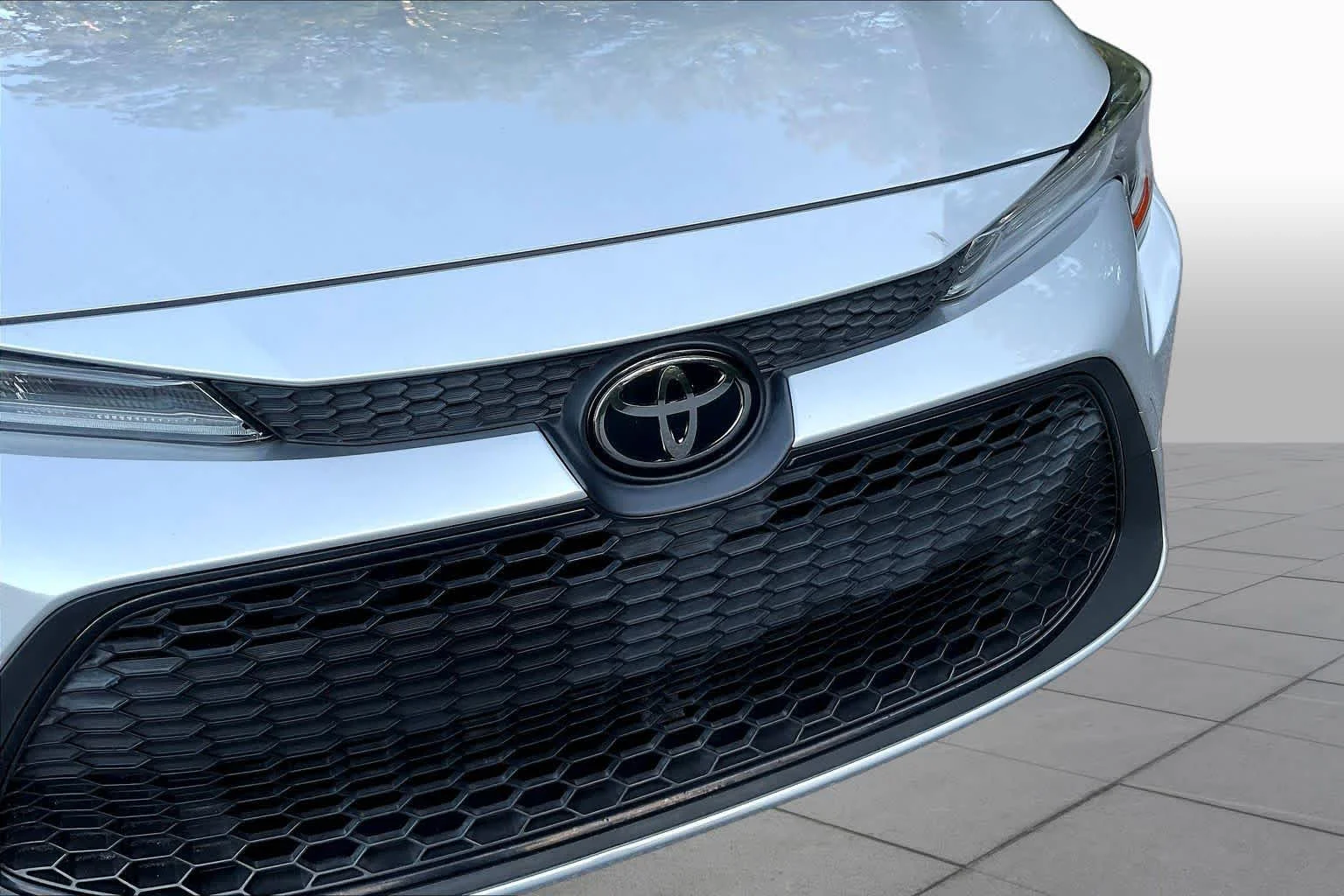 Certified Used 2022 Classic Silver Metallic Toyota LE image 29