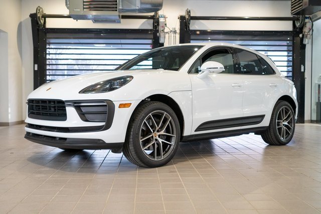 2022 Porsche Macan Base