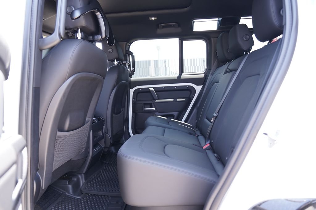 New 2026 Fuji White Land Rover X-Dynamic SE image 20