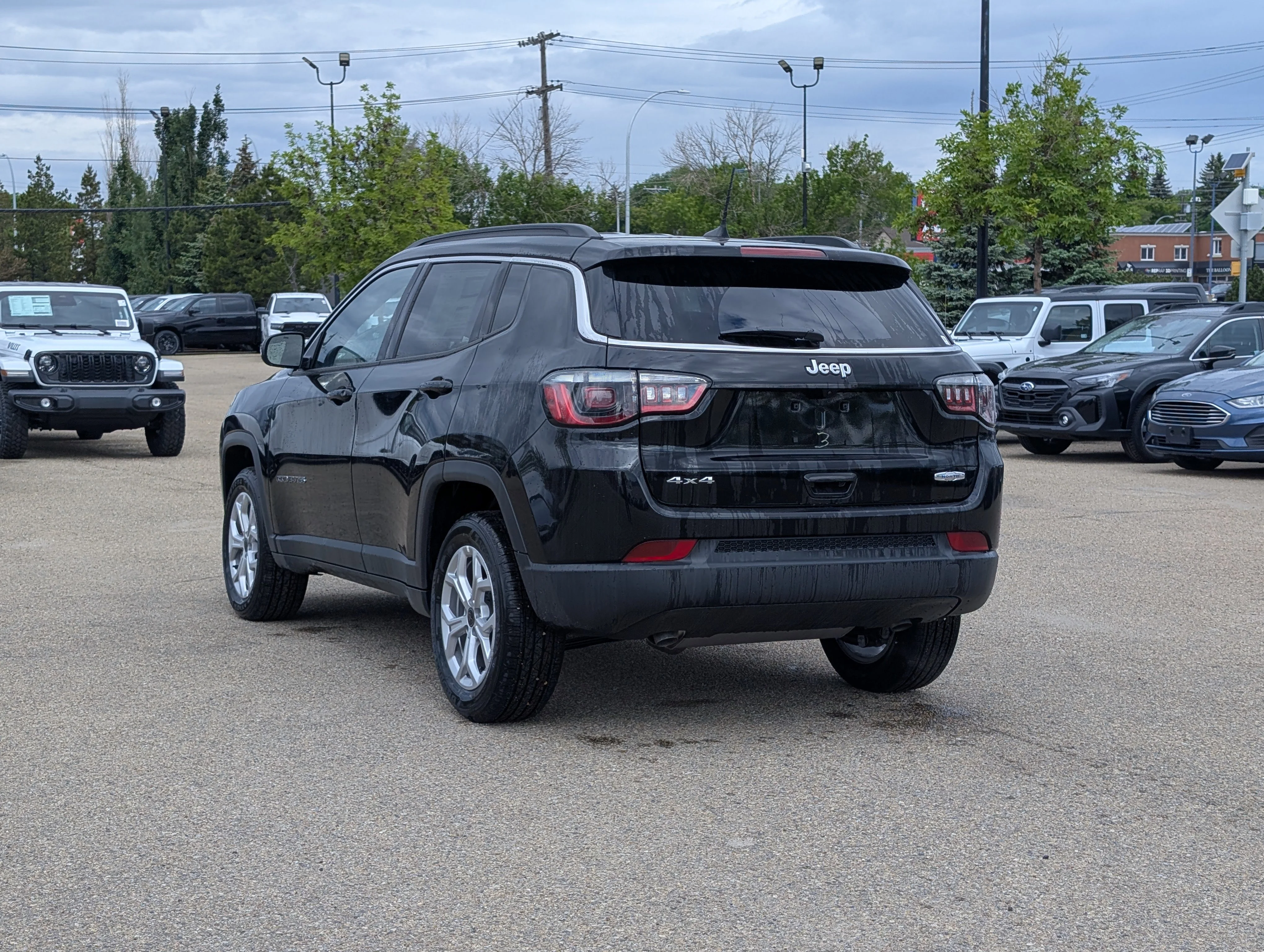 New 2026 Diamond Black Crystal Pearl Jeep North image 4