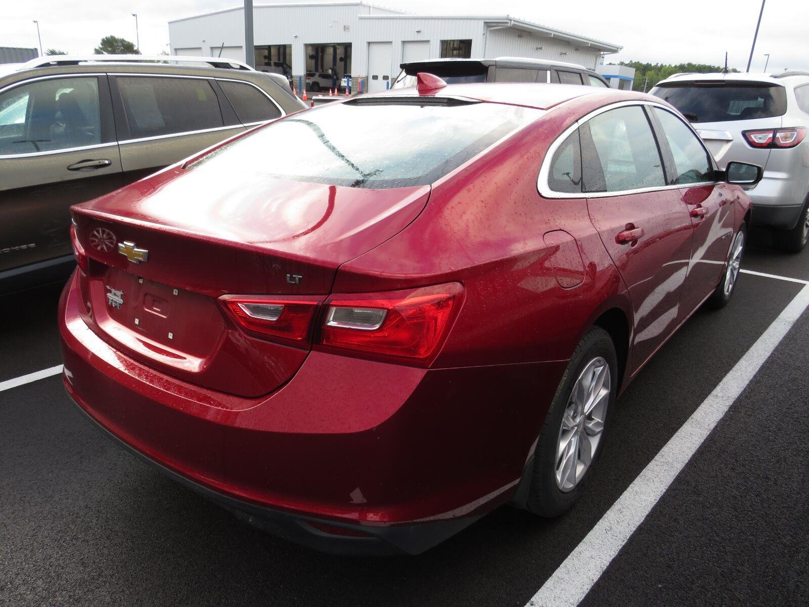 Used 2023 RADIANT RED TINTCOAT Chevrolet LT image 11