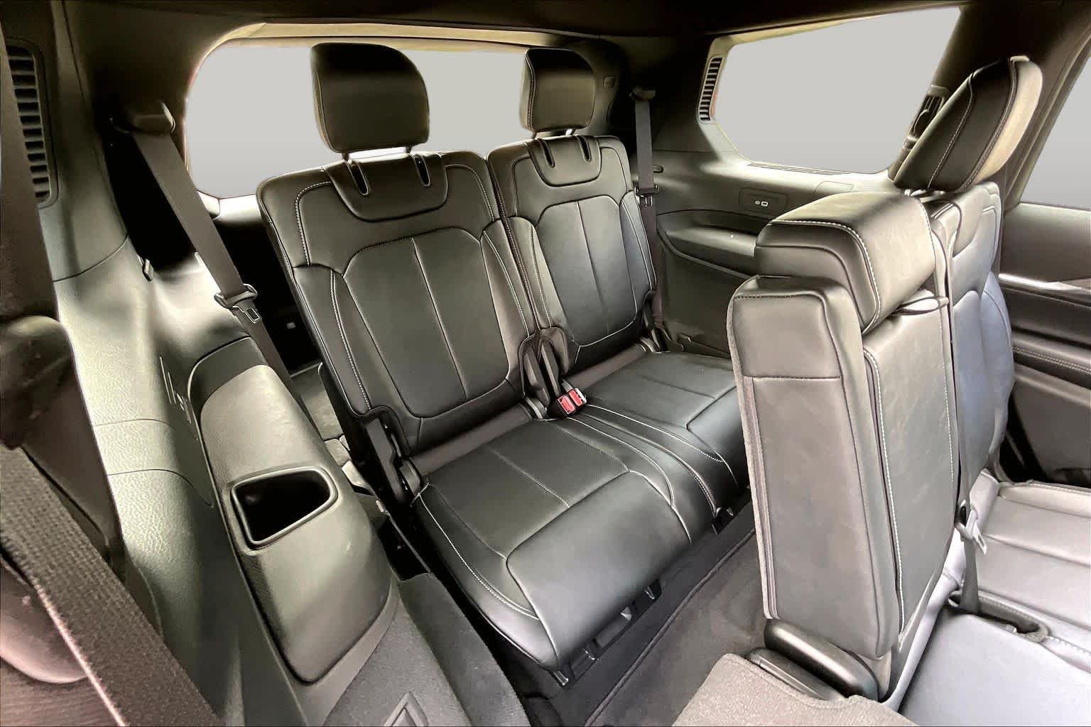 Used 2023 Diamond Black Crystal Pearlcoat Jeep Overland image 35