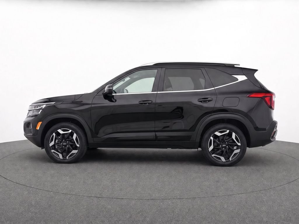 Used 2024 Fusion Black Kia SX image 3
