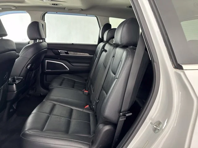 Used 2020 White Kia EX image 28