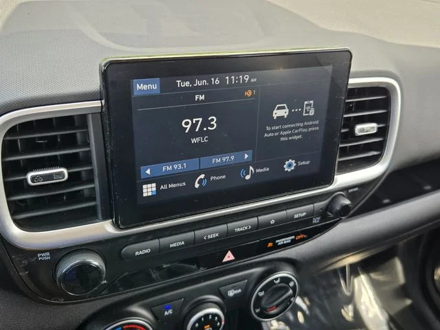 Used 2025 Silver Hyundai SE image 17