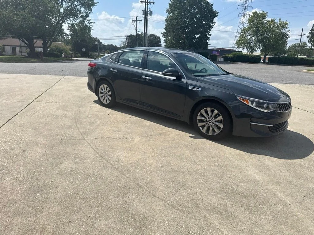 Used 2016 Green Kia EX image 5
