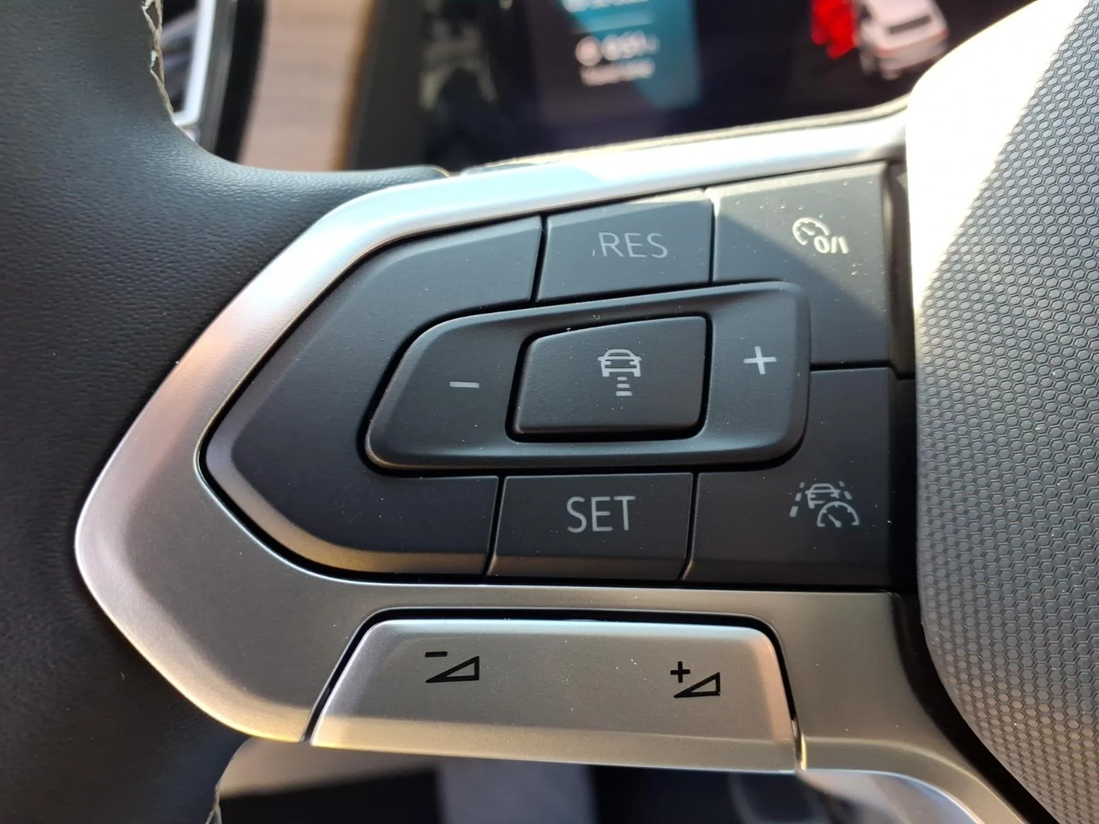 Used 2026 Silver Mist Metallic Q3q3 Volkswagen 2.0T SE 4MOTION image 13