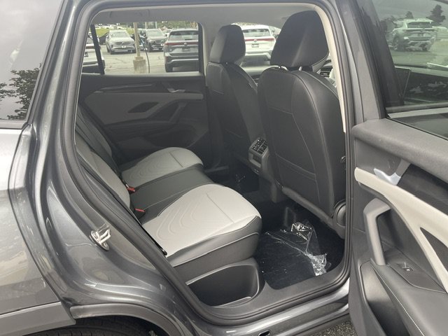 New 2026 Platinum Gray Metallic Volkswagen 2.0T SE image 7