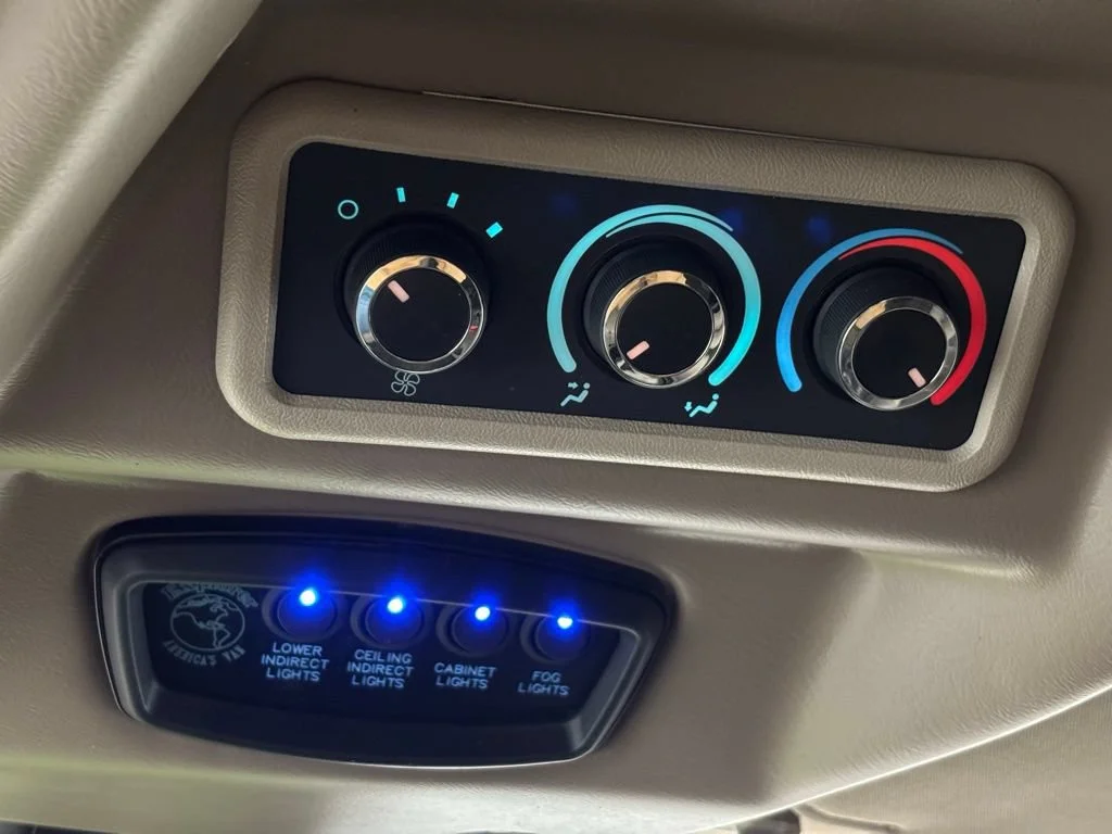 Used 2019 All normally body colored non-sheet metal parts will be flat Black. GMC CARGO image 20