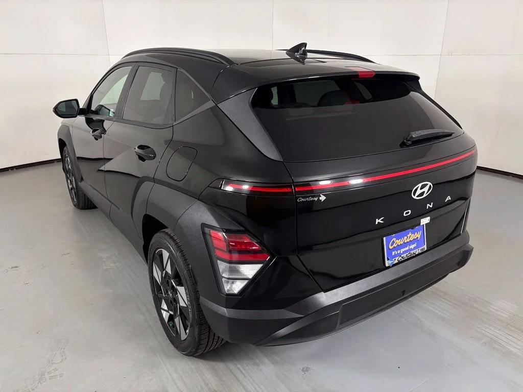 Used 2024 Black Hyundai SEL image 6