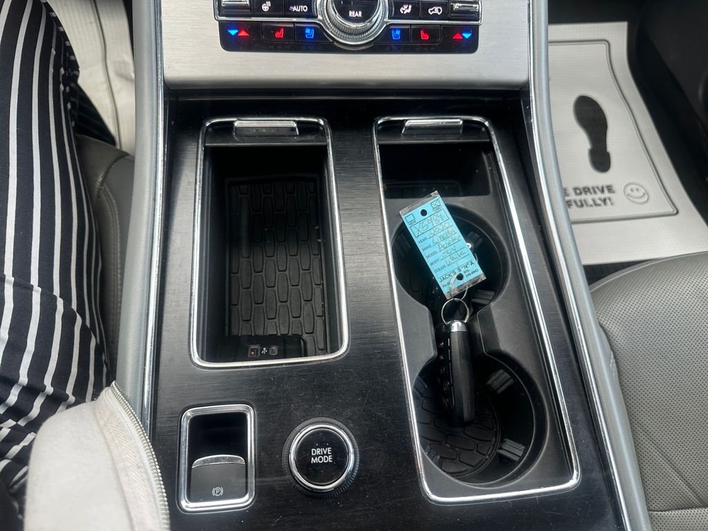 Used 2020 White Lincoln Reserve image 23