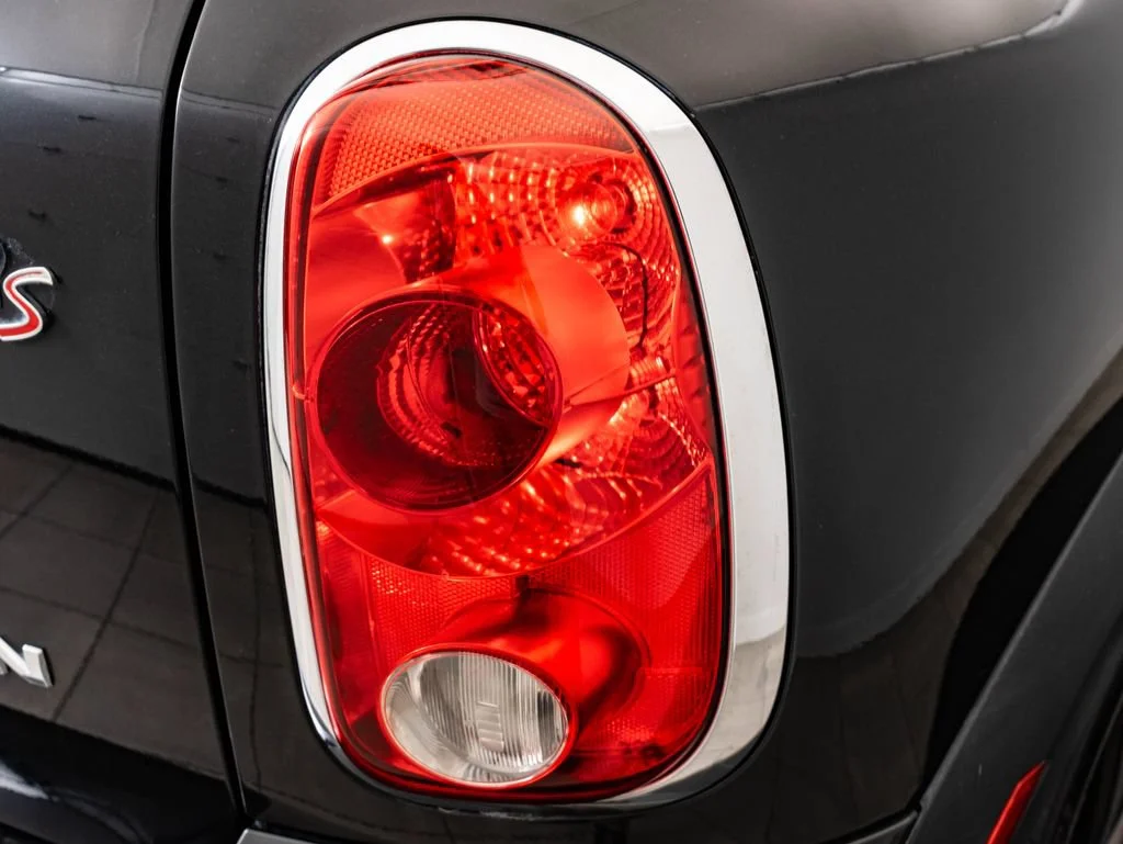 Used 2016 Absolute Black Metallic MINI  image 9