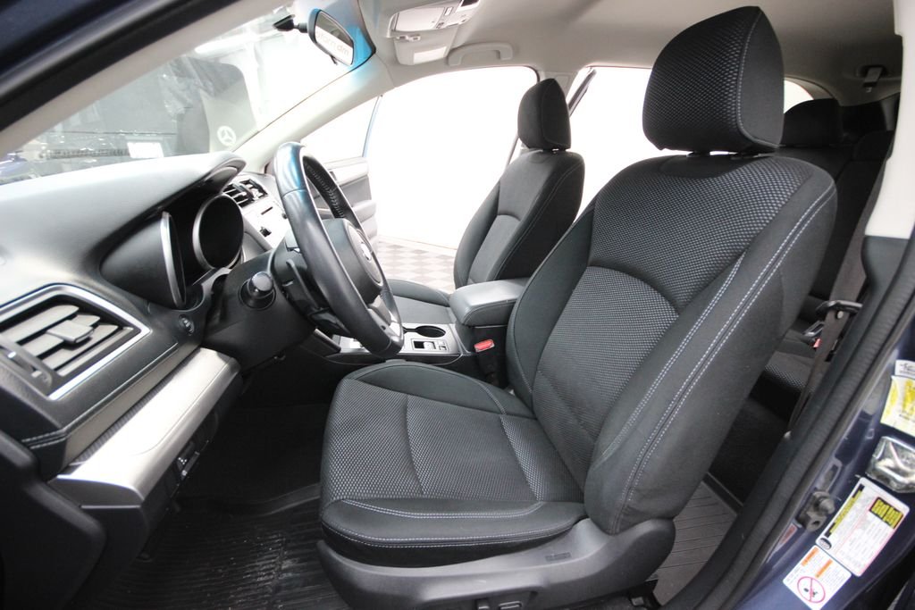 Used 2018 Blue Subaru 2.5i Premium image 12
