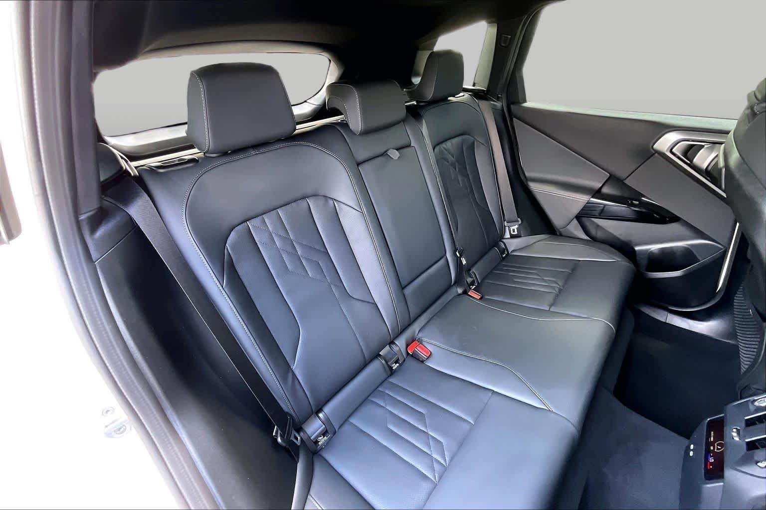 Used 2026 Mineral White Metallic BMW 30 xDrive image 18