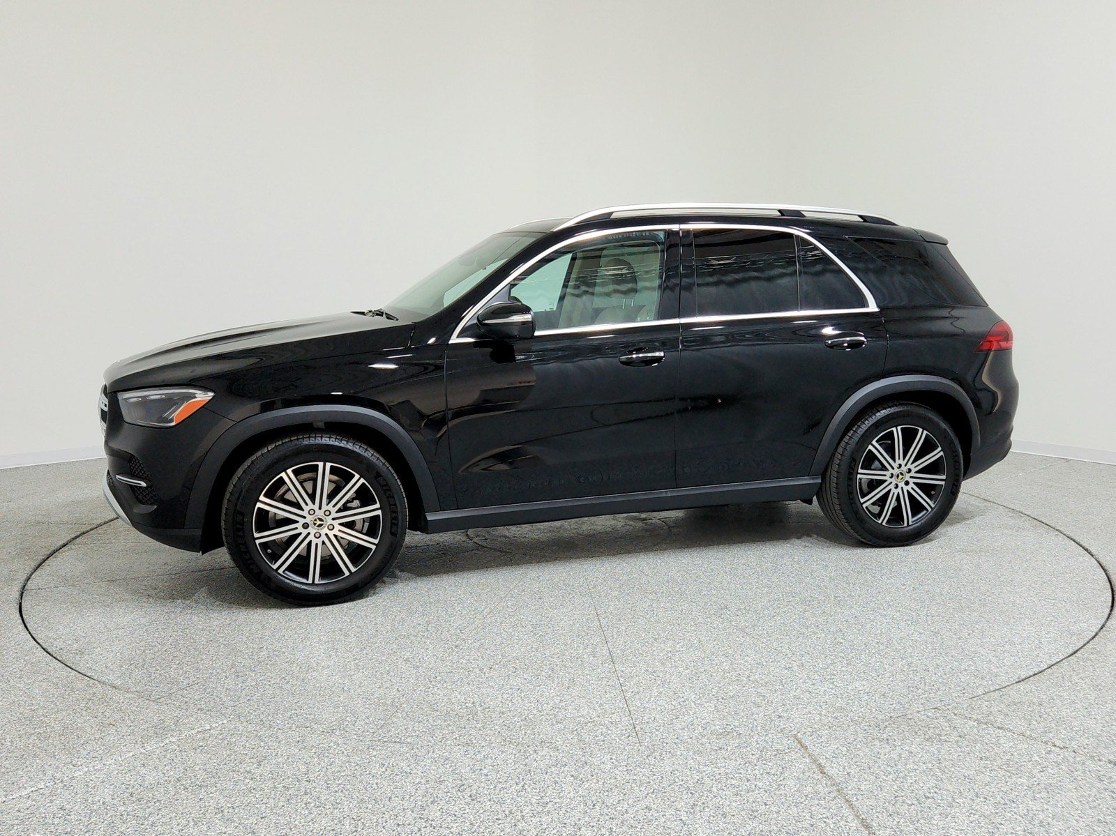 Certified Used 2025 Black Mercedes-Benz GLE 350 image 13